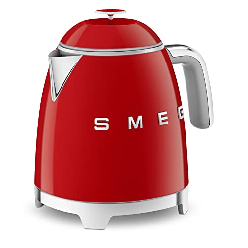 Smeg KLF05RDUK Mini bouilloire de 0,8 l, style rétro années 50, base antidérapante, arrêt automatique, 1400 W, rouge