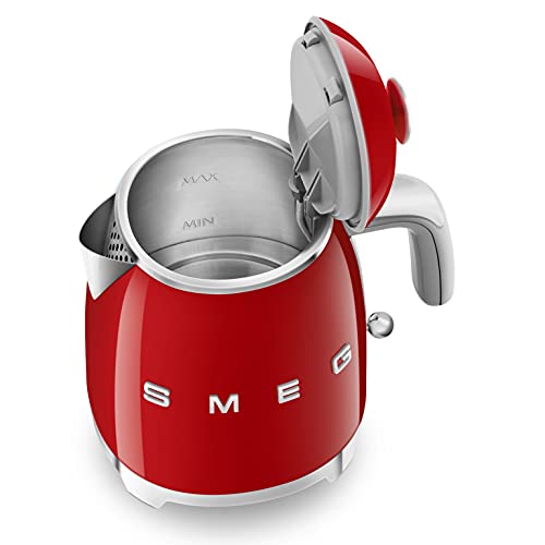 Smeg KLF05RDUK Mini bouilloire de 0,8 l, style rétro années 50, base antidérapante, arrêt automatique, 1400 W, rouge