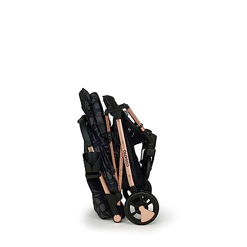 Cosatto Woosh Poussette 3 – Poussette légère de la naissance à 25 kg – Pliage facile à une main, compacte, poignée télescopique, panier de courses extra large, porte gobelet, barre de pare chocs et :Bébé et Puériculture