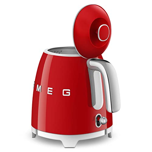 Smeg KLF05RDUK Mini bouilloire de 0,8 l, style rétro années 50, base antidérapante, arrêt automatique, 1400 W, rouge