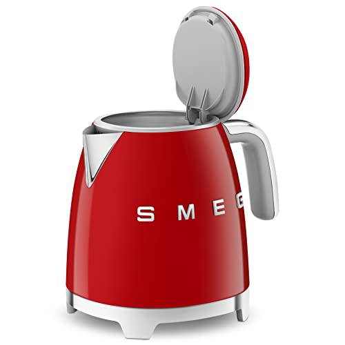 Smeg KLF05RDUK Mini bouilloire de 0,8 l, style rétro années 50, base antidérapante, arrêt automatique, 1400 W, rouge